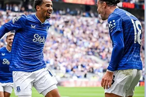 بعد دي بروين.. جريليش يحرج جوارديولا